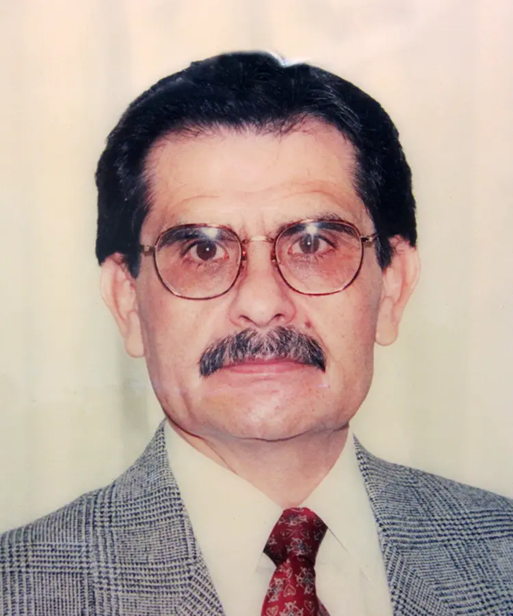 Dr. Carlos Vázquez Salinas